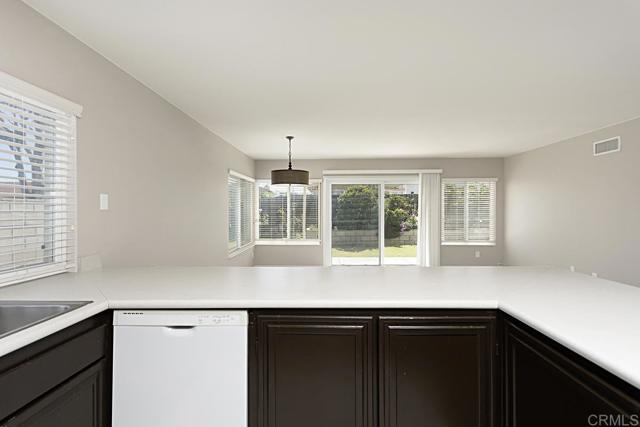 Detail Gallery Image 8 of 34 For 11123 Pisces Way, San Diego,  CA 92126 - 4 Beds | 2 Baths