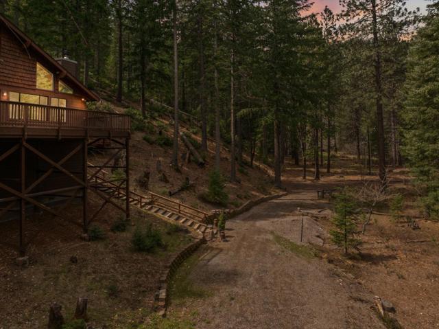 2120 Pack Trail, Mount Shasta CA: https://media.crmls.org/mediaz/c1cc0e5e-39c2-4d29-9dee-734debf3adea.jpg