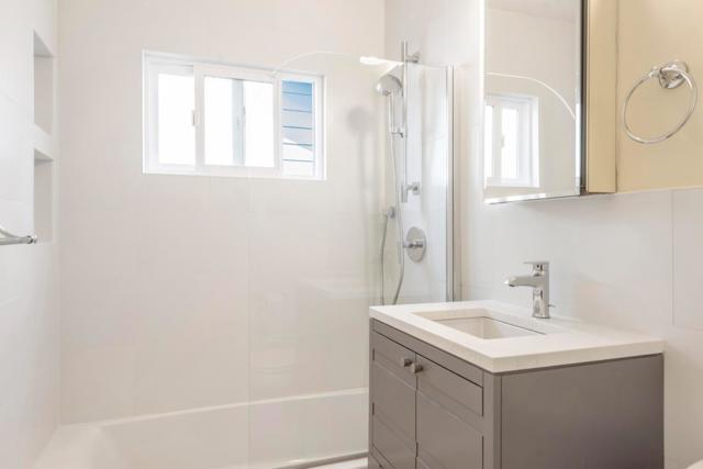 560 6th Avenue, Menlo Park CA: https://media.crmls.org/mediaz/c1cc6431-24fe-4a95-afc3-85e9a5c8153f.jpg
