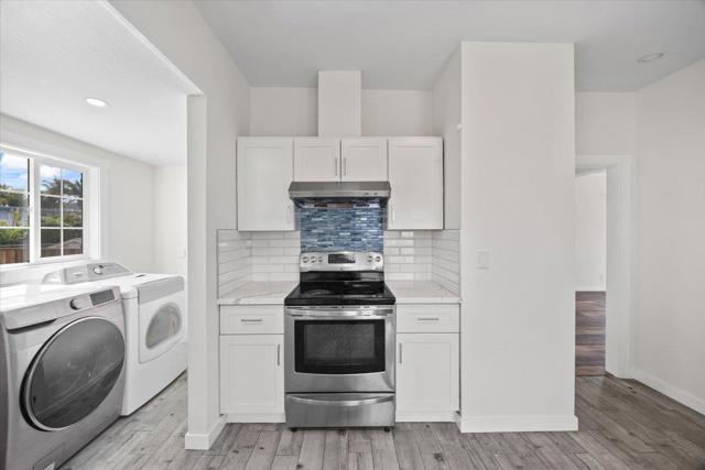 8850 Dowling Street, Oakland CA: https://media.crmls.org/mediaz/c1cc8d4e-0ace-41c6-a086-1a5f9db3b116.jpg