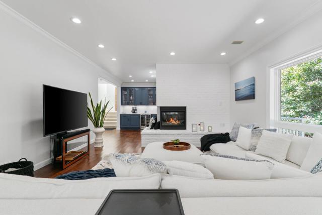 29 Kite Hill Road, Santa Cruz CA: https://media.crmls.org/mediaz/c1ccaeb8-453c-4f8b-b196-f3c1f1f610fd.jpg