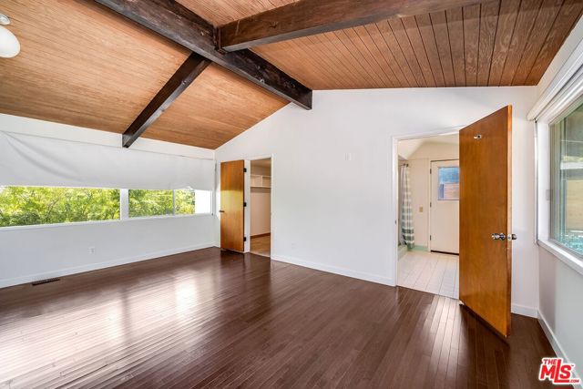5961 Wrightcrest Drive, Culver City CA: https://media.crmls.org/mediaz/c1ccb4d7-d5b7-4bcc-a20e-67fcca704cef.jpg
