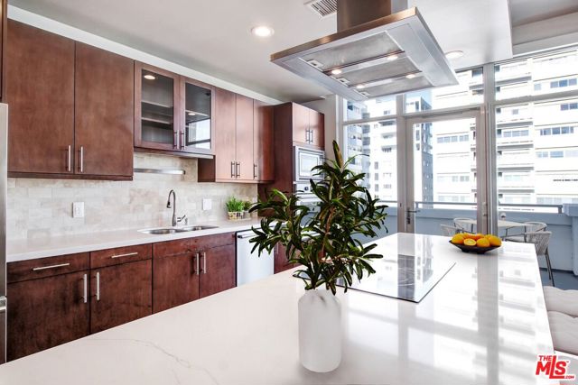 10700 Wilshire Boulevard, Los Angeles CA: https://media.crmls.org/mediaz/c1ccb698-e382-4ed5-a7e2-d83c7d2920f5.jpg