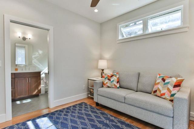 Detail Gallery Image 8 of 39 For 573 H, Coronado,  CA 92118 - 3 Beds | 3 Baths