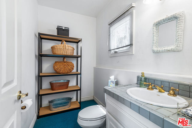 17040 Rancho Street, Encino CA: https://media.crmls.org/mediaz/c1cec085-efa3-4963-ba50-70329149fead.jpg