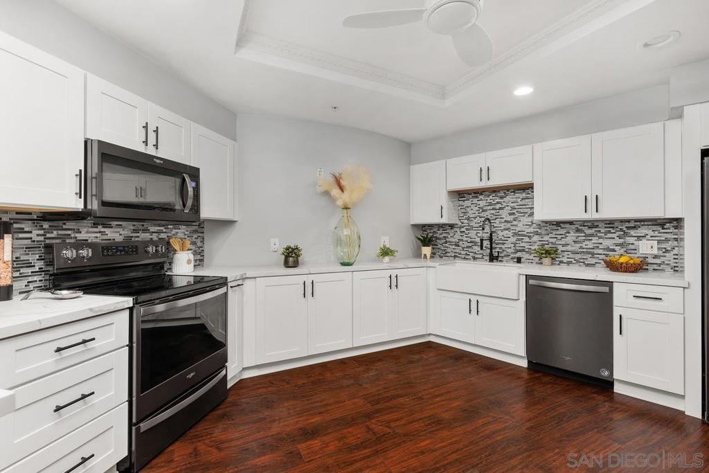 200 Harbor Dr - photo 6