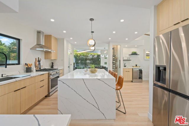 23442 Burbank Boulevard, Woodland Hills CA: https://media.crmls.org/mediaz/c1d2516f-1452-445f-b98c-a67a3860fd9a.jpg