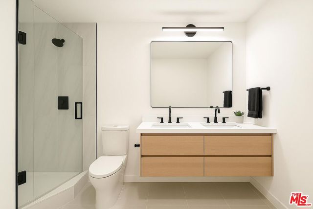 11752 Bellagio Road, Los Angeles CA: https://media.crmls.org/mediaz/c1d2d304-3644-4ff5-a54d-28285c49ed58.jpg