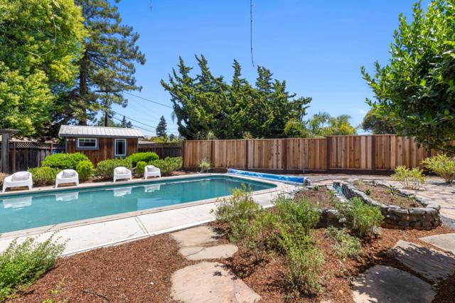 934 Hickory Way, Fremont CA: https://media.crmls.org/mediaz/c1d31e09-e765-4b0a-a5c3-1966152d5ede.jpg
