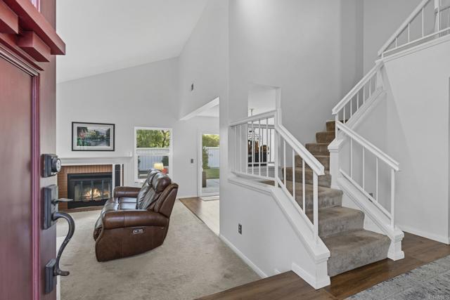 7925 Calle Madrid, Carlsbad CA: https://media.crmls.org/mediaz/c1d36d2d-fa80-4d0d-bfe1-b9aac2f15c4b.jpg