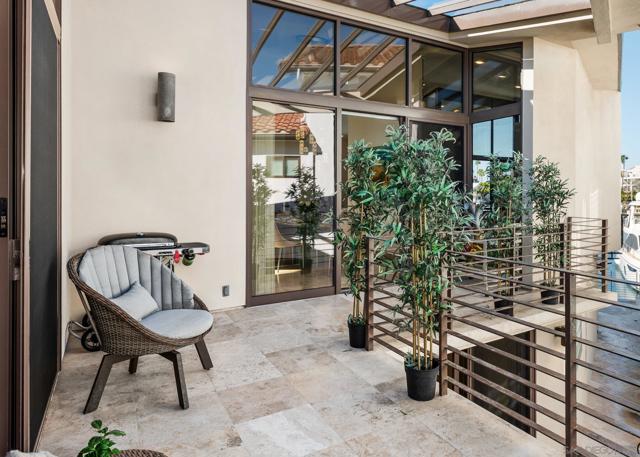 25 The Point, Coronado CA: https://media.crmls.org/mediaz/c1d4c117-75bf-4c36-b850-534f85e0e65f.jpg