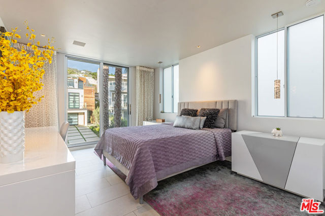 Image 16 of 30 For 31636 Sea Level Drive