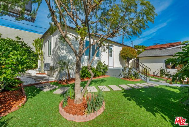 4933 W 20th Street, Los Angeles CA: https://media.crmls.org/mediaz/c1d6be4b-9fc1-4eea-9d58-9484bc6c4cd5.jpg