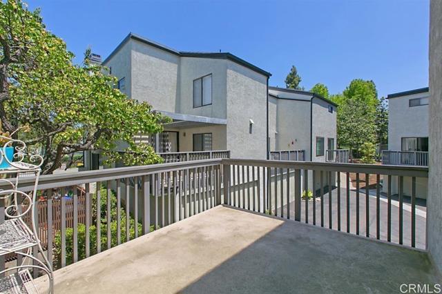 Detail Gallery Image 6 of 16 For 3272 via Alicante, La Jolla,  CA 92037 - 3 Beds | 2/1 Baths