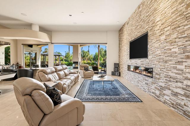 334 Crest Lake Drive, Palm Desert, CA 92211