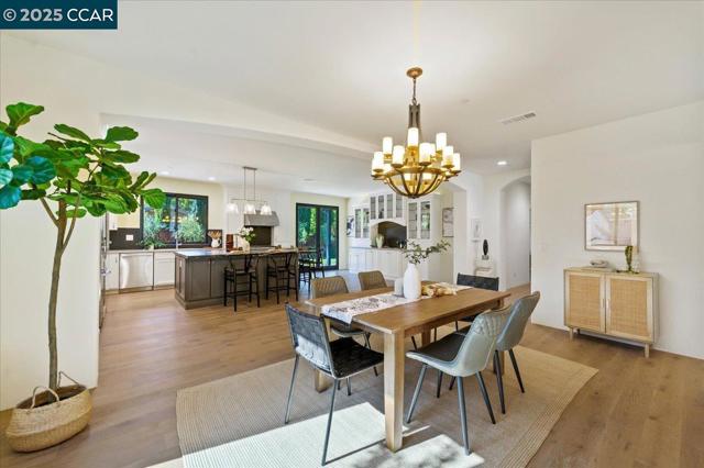 132 Quinterra Ln, Danville CA: https://media.crmls.org/mediaz/c1d7a081-5ceb-4b54-a9e0-479c86fa9c6d.jpg