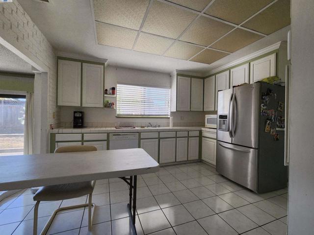 4098 W Las Positas Blvd, Pleasanton CA: https://media.crmls.org/mediaz/c1d83101-6e72-4b14-88ba-796995a7de7c.jpg