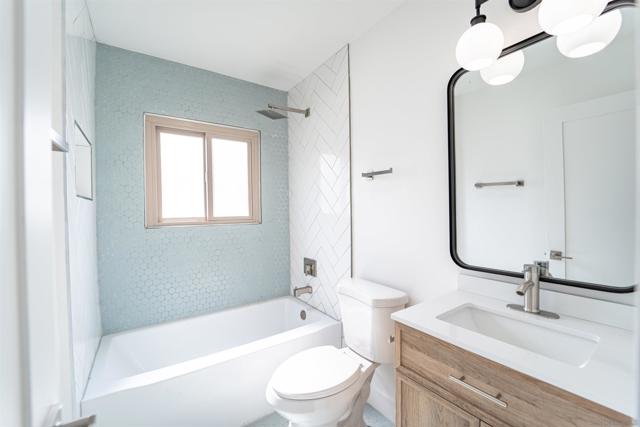 2073 79 Reed Ave, San Diego CA: https://media.crmls.org/mediaz/c1d8828a-6805-4e30-94ef-97840d46a064.jpg