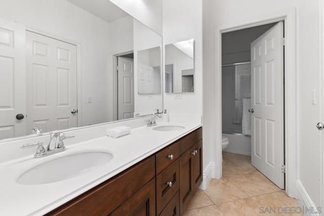 10237 Paseo De Linda, San Diego CA: https://media.crmls.org/mediaz/c1d8891e-ba19-4f51-85f7-c9e18a8606b6.jpg