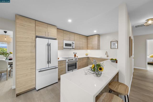 16639 Selby Dr, Castro Valley CA: https://media.crmls.org/mediaz/c1d8c913-37fa-4d46-9779-bf88a47d3733.jpg