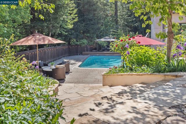 80 Rheem Blvd, Orinda CA: https://media.crmls.org/mediaz/c1d99741-7501-42f8-aae1-52ba5de13024.jpg