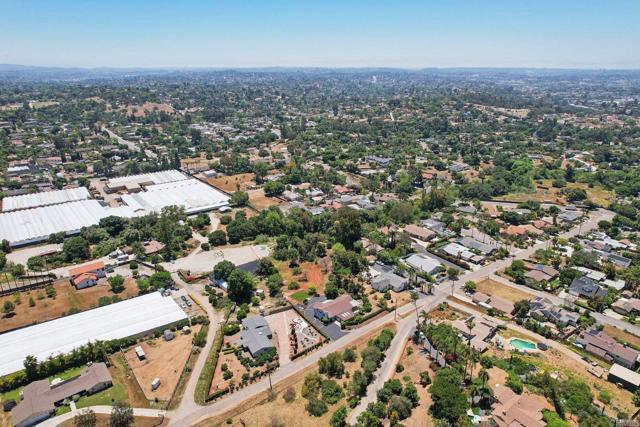 1917 Friendly Drive, Vista CA: https://media.crmls.org/mediaz/c1dac153-b7a8-4551-b9a4-5eef7898b147.jpg