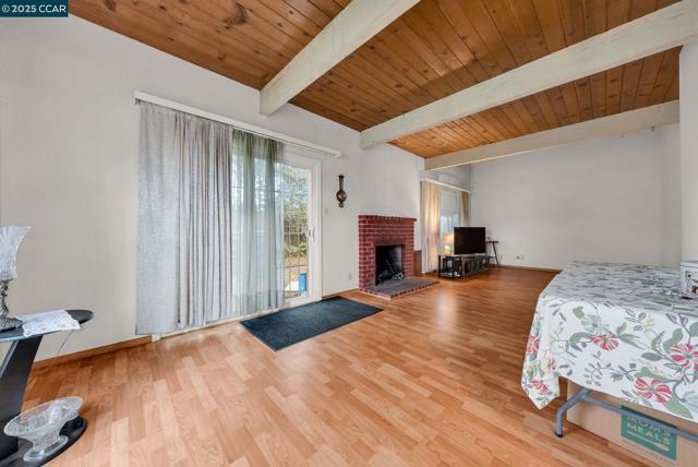 1246 Otis Dr, Alameda CA: https://media.crmls.org/mediaz/c1dac24e-541a-41e8-9cf2-50baae3ad28b.jpg