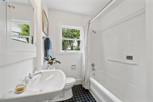 Image 35 of 51 For 1149 Amador Avenue