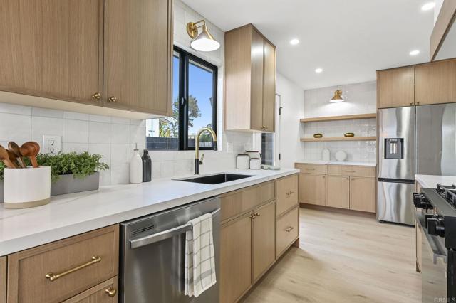 Detail Gallery Image 10 of 31 For 3942 Mount Acadia Bld, San Diego,  CA 92111 - 3 Beds | 2 Baths