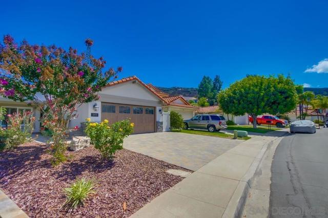 10970 Shy Bird Ln, San Diego CA: https://media.crmls.org/mediaz/c1dbb0a6-b023-4447-97a3-8b3da780c7b6.jpg