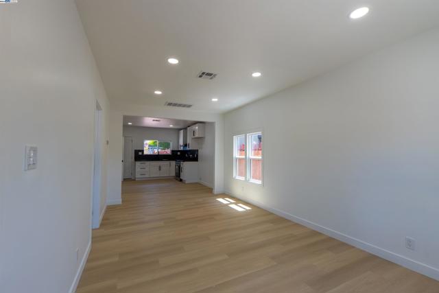 1276 64Th Ave, Oakland CA: https://media.crmls.org/mediaz/c1dbd35b-5e8e-4d22-be86-9f1de17b9e7f.jpg