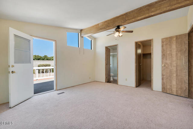 975 W Telegraph Road, Santa Paula CA: https://media.crmls.org/mediaz/c1dbec42-370a-4e05-87fb-12d0860fe6d0.jpg