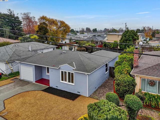 15377 Churchill St, San Leandro CA: https://media.crmls.org/mediaz/c1dc318f-dd3d-4bb9-9795-761cd60d2385.jpg