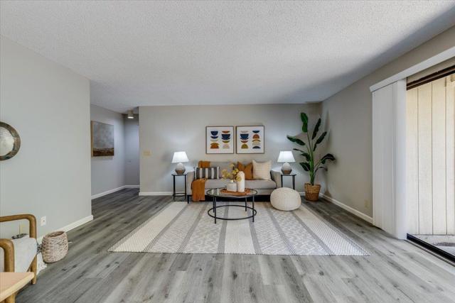 976 Kiely Boulevard, Santa Clara CA: https://media.crmls.org/mediaz/c1dc3d6e-ba11-4fee-84de-9cb308651c0c.jpg