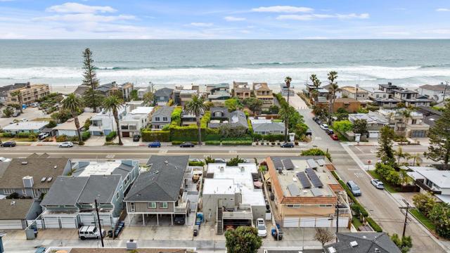 1943 45 Coast Blvd, Del Mar CA: https://media.crmls.org/mediaz/c1dcb963-a506-45a5-8594-0eb88d3aea7d.jpg
