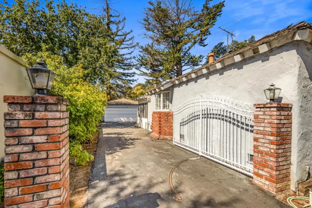 14 Nevada Street, Redwood City CA: https://media.crmls.org/mediaz/c1dce884-c0a1-44a7-bed4-05ea92f2e809.jpg