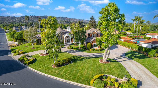 1816 Brittany Park Road, Camarillo CA: https://media.crmls.org/mediaz/c1dd1980-d2f2-4573-97a2-e0ce7b20dd58.jpg