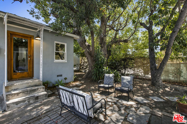 3865 Brunswick Avenue, Los Angeles CA: https://media.crmls.org/mediaz/c1dd3192-9856-4889-a01d-2d297d2ba50b.jpg