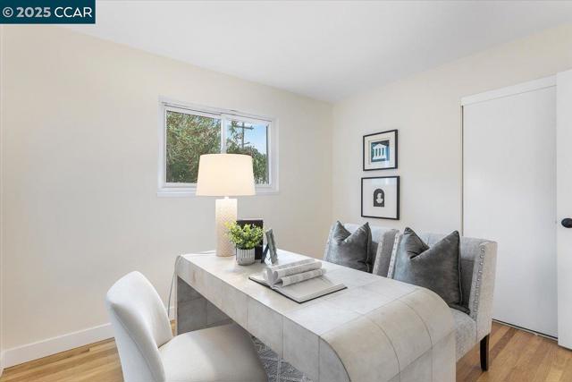 2326 Bramble Ct, Castro Valley CA: https://media.crmls.org/mediaz/c1df6fed-bab0-4148-aea9-a1d453ca5c4b.jpg