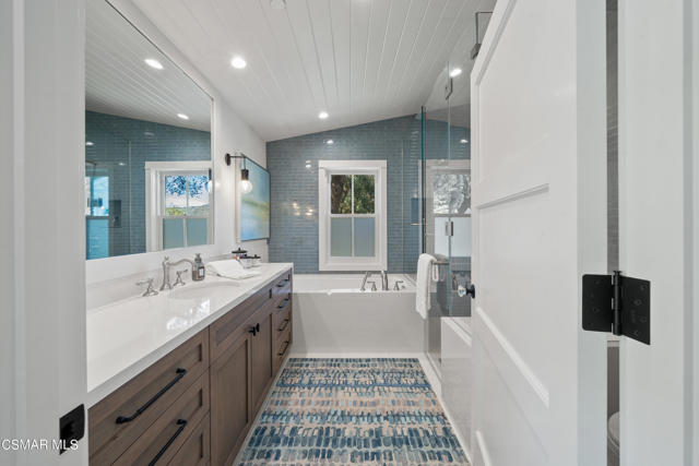 1464 Hidden Valley Road, Thousand Oaks CA: https://media.crmls.org/mediaz/c1df73a0-f75f-48dc-817b-9ccd475c9eb3.jpg