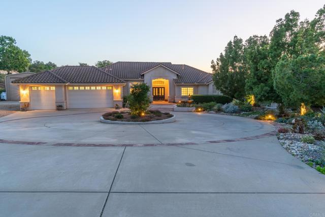 30646 Red Hawk Road, Valley Center CA: https://media.crmls.org/mediaz/c1e0598a-0b03-4ef2-9c10-84df35aa50ad.jpg