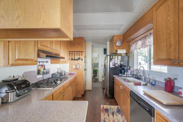 Detail Gallery Image 15 of 34 For 18218 Paradise Mountain Rd Spc 121 #LOT 121,  Valley Center,  CA 92082 - 2 Beds | 2 Baths