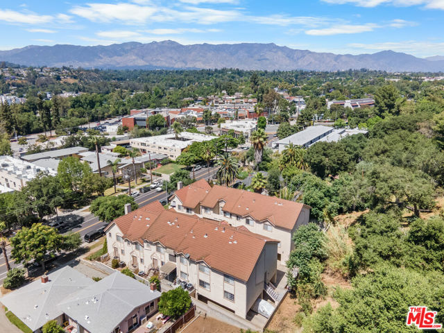241 Monterey Road, South Pasadena CA: https://media.crmls.org/mediaz/c1e0ed9f-2b9d-41d0-8937-b5fd5edeb582.jpg