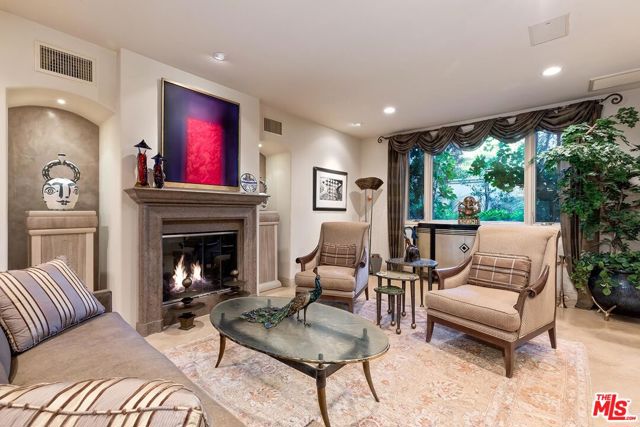 Drew Fenton | 10212 Briarwood Drive Los Angeles CA | MLS: 7608311