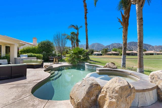 80080 Riviera, La Quinta CA: https://media.crmls.org/mediaz/c1e1b553-580b-4564-b884-760399372f8c.jpg