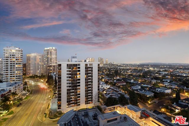 10724 Wilshire Boulevard, Los Angeles CA: https://media.crmls.org/mediaz/c1e2b04e-9547-427e-872b-8b5d5512b7f7.jpg