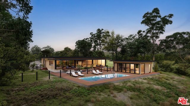 6672 Zumirez Drive photo 4