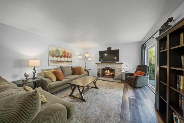 Detail Gallery Image 4 of 43 For 623 Highland St, Escondido,  CA 92027 - 3 Beds | 2 Baths