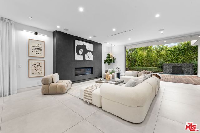 842 N Orange Grove Avenue, Los Angeles CA: https://media.crmls.org/mediaz/c1e59e14-86b8-492d-b51b-94eed96c43ff.jpg