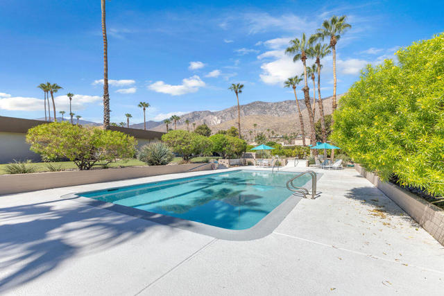 469 E Mariposa Drive, Palm Springs CA: https://media.crmls.org/mediaz/c1e5a2d6-1918-41e5-8052-dae06771f6e8.jpg
